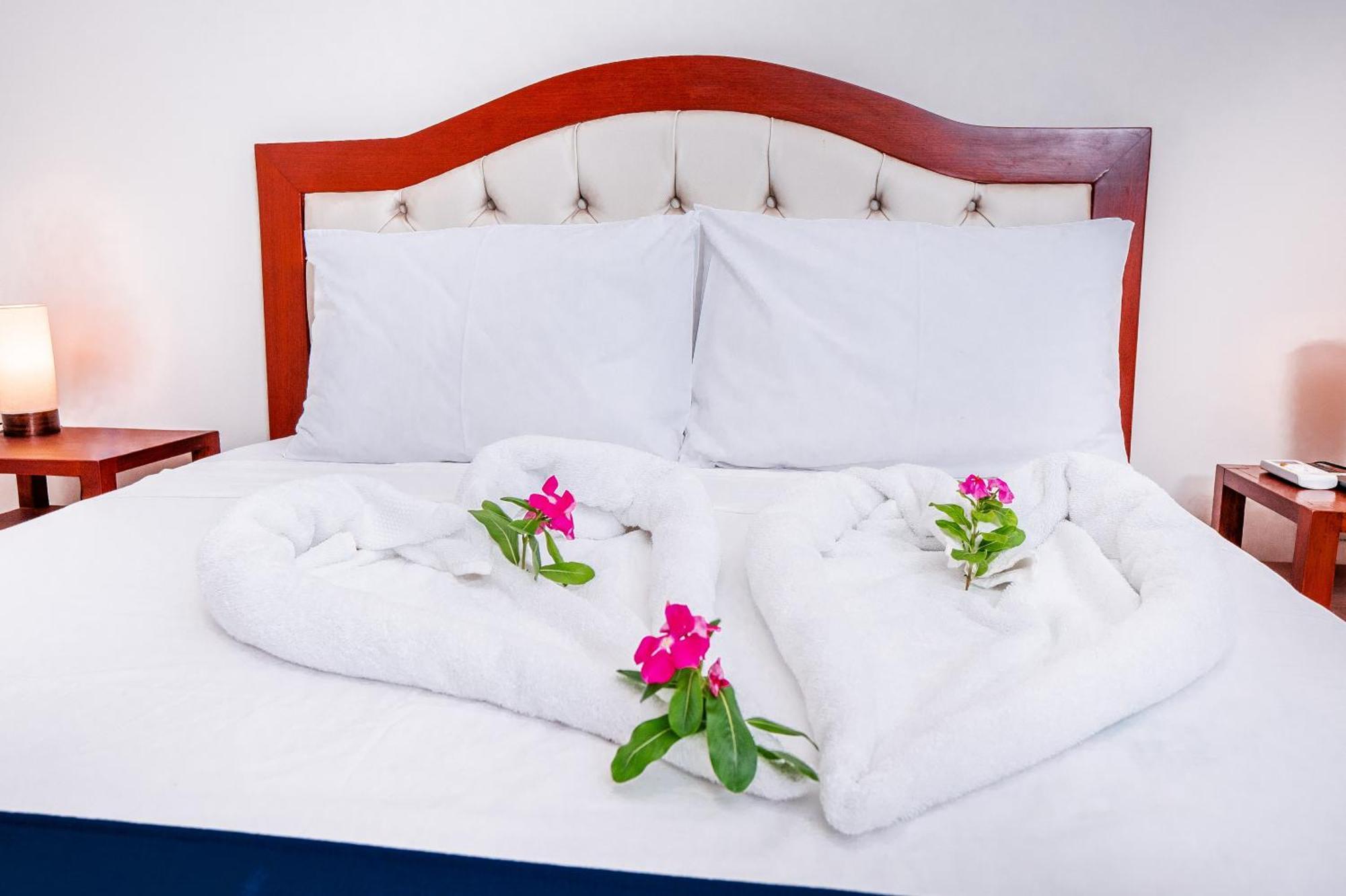 Laguna Azul Hotel & Suites Sauce Kültér fotó